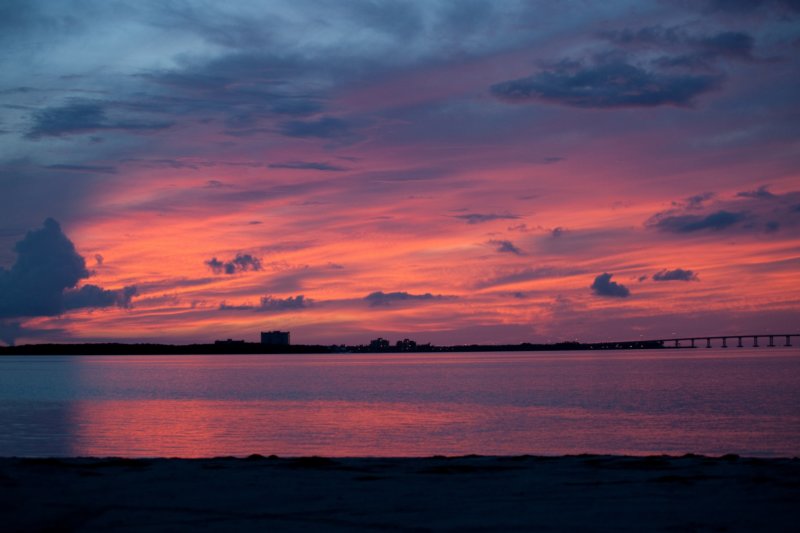 sunrise_2010-08-07_view_over_sunshine_skyway_causeway_DSC04214 sunrise_20100807_view_over_sunshine_skyway_causeway_dsc04214.jpg