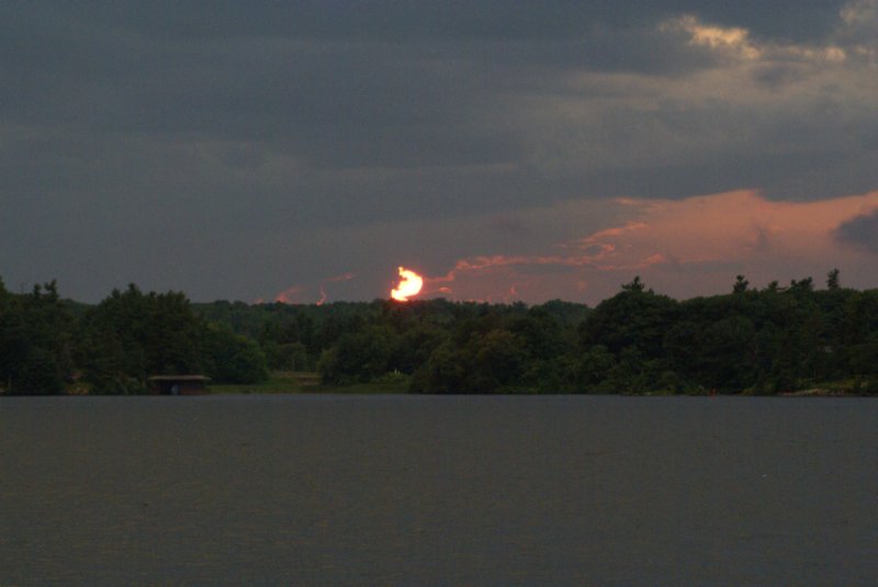 sunset_2008-07-25_the_river_2_DSC08143 sunset_20080725_the_river_2_dsc08143.jpg